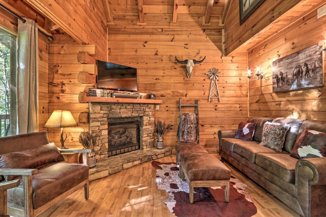 Cabin With Hot Tub And Deck, 3 Mi To Pigeon Forge Sevierville Exterior foto